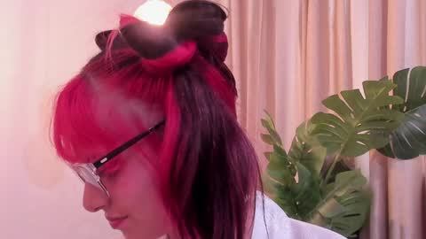 Snapshot of redmeloddy chatting on February 2025 10:45:01 PM Meloddy online show from February 2025 10:45:01 PM