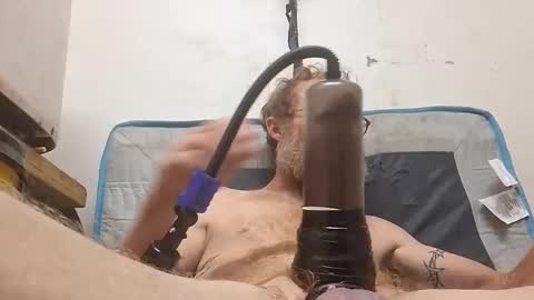 Snapshot of rednicedick chatting on October 2025 05:19:01 AM rednicedick online show from October 2025 05:19:01 AM