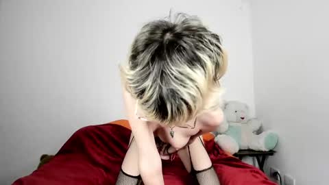 Snapshot of redvelvettyy chatting on March 2025 10:49:02 PM Beth  online show from March 2025 10:49:02 PM