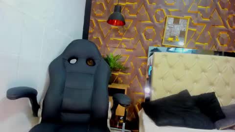 reed_kitty online show from December 2025 12:21:02 PM