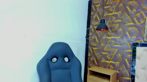 reed_kitty online show from December 2025 05:51:02 PM