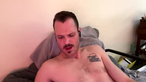 Snapshot of reed_thomas chatting on January 2025 03:00:02 AM Reed Thomas online show from January 2025 03:00:02 AM