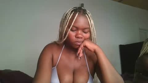 Snapshot of reenie_barbie chatting on February 2025 08:42:01 AM barbie online show from February 2025 08:42:01 AM