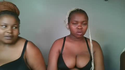 Snapshot of reenie_barbie chatting on February 2025 01:58:02 AM barbie online show from February 2025 01:58:02 AM