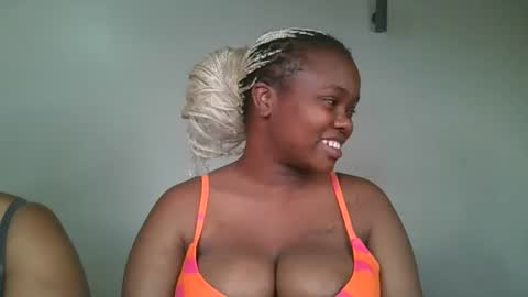 Snapshot of reenie_barbie chatting on February 2025 09:27:02 PM barbie online show from February 2025 09:27:02 PM