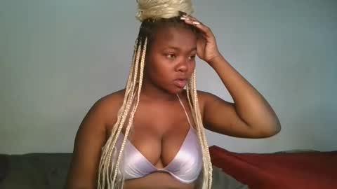 Snapshot of reenie_barbie chatting on February 2025 02:12:02 AM barbie online show from February 2025 02:12:02 AM