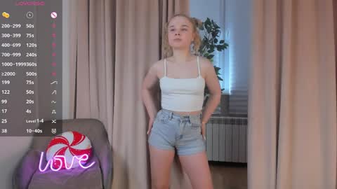 Snapshot of regeniaertelt chatting on April 2026 07:19:01 AM Betty online show from April 2026 07:19:01 AM