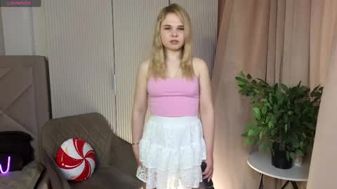 Snapshot of regeniaertelt chatting on April 2026 07:31:01 AM Betty online show from April 2026 07:31:01 AM