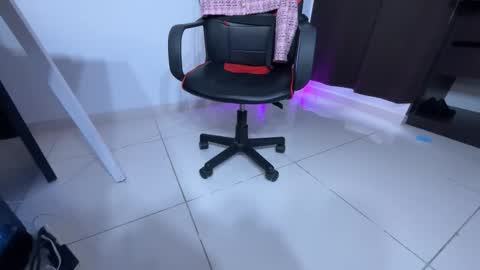 regina_mills_milk online show from January 2026 11:37:01 AM