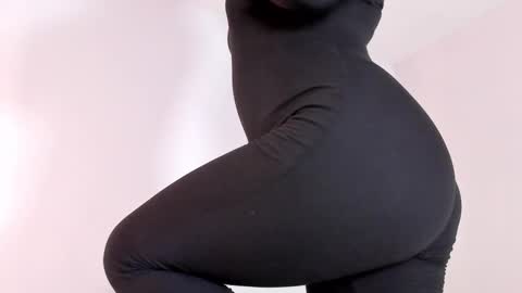 Regina  online show from October 2025 10:50:01 PM