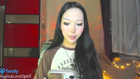  Regina online show from February 2025 09:34:02 PM