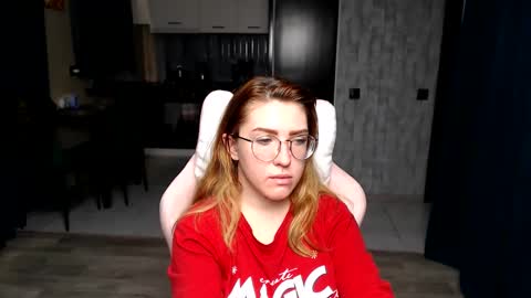 Regina online show from November 2025 01:53:01 AM