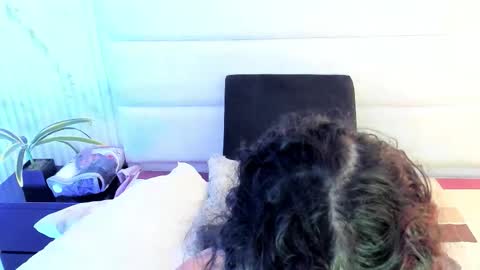 reginavegaa online show from December 2025 11:41:02 AM