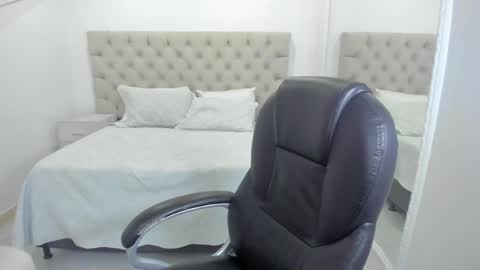 Snapshot of reichelcloe chatting on December 2024 08:56:01 AM Reichel online show from December 2024 08:56:01 AM