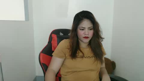 Snapshot of reign2525 chatting on March 2025 08:27:01 AM reign2525 online show from March 2025 08:27:01 AM