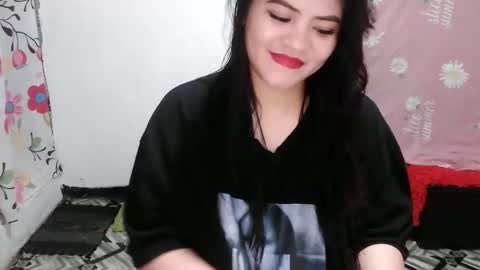 reign2525 online show from March 2026 03:40:01 PM