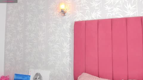 Snapshot of reikaminato chatting on September 2025 03:27:02 PM Reika online show from September 2025 03:27:02 PM