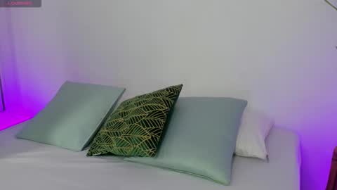 Snapshot of reikaminato chatting on March 2026 03:39:01 AM Reika online show from March 2026 03:39:01 AM