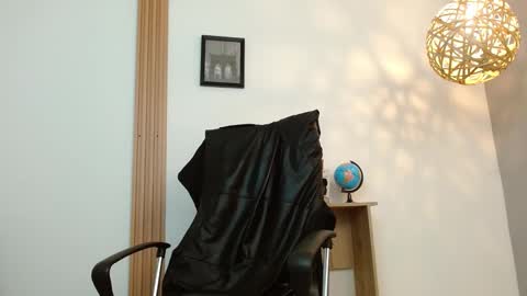   REIKO  online show from January 2025 01:16:01 AM