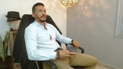   REIKO  online show from February 2025 06:26:01 PM