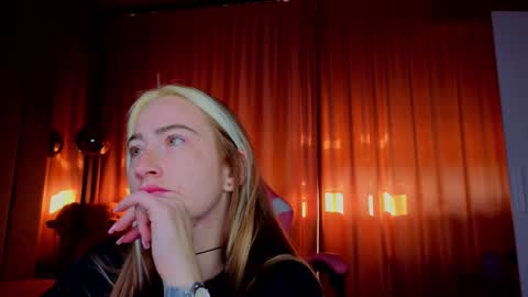 Snapshot of reina_cummings chatting on November 2025 06:59:02 AM reina cummings online show from November 2025 06:59:02 AM