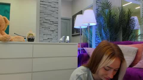 Snapshot of reina_cummings chatting on May 2026 05:38:01 AM reina cummings online show from May 2026 05:38:01 AM