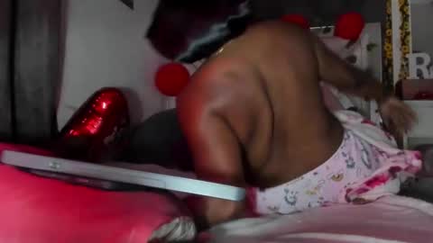 Snapshot of reina_love2 chatting on February 2025 06:54:01 AM Reina online show from February 2025 06:54:01 AM