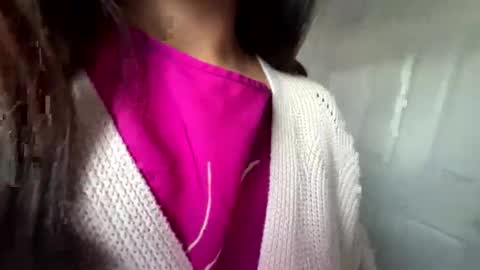 reinaassss online show from April 2026 02:29:01 PM