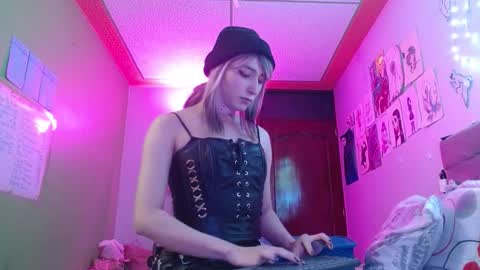 reiv_femboy online show from January 2026 02:15:01 AM