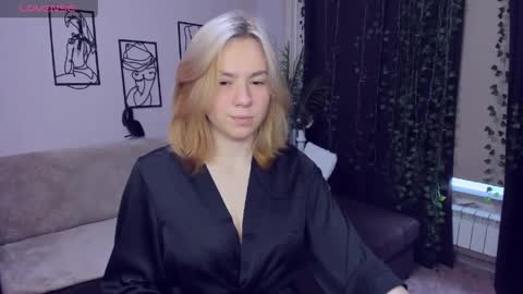 Snapshot of remipeach chatting on May 2026 04:25:02 PM RemiPeach online show from May 2026 04:25:02 PM