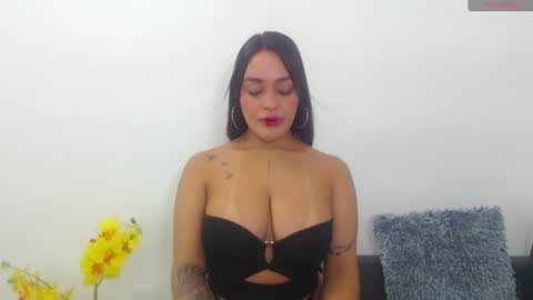 Snapshot of renatabrownn28 chatting on June 2026 05:37:01 PM renatabrownn28 online show from June 2026 05:37:01 PM