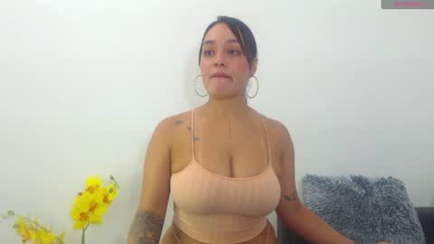 Snapshot of renatabrownn28 chatting on June 2026 06:27:02 AM renatabrownn28 online show from June 2026 06:27:02 AM