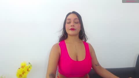 Snapshot of renatabrownn28 chatting on June 2026 04:17:01 AM renatabrownn28 online show from June 2026 04:17:01 AM