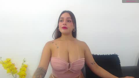 Snapshot of renatabrownn28 chatting on June 2026 05:12:01 AM renatabrownn28 online show from June 2026 05:12:01 AM