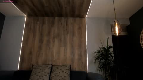 Renata Reyes online show from March 2026 11:32:01 AM