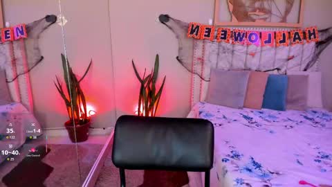 Snapshot of renataruiz_rr chatting on November 2025 12:18:02 PM online show from November 2025 12:18:02 PM