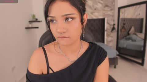 Snapshot of renee_shelby_ chatting on April 2026 08:42:02 PM Renee Shelby online show from April 2026 08:42:02 PM
