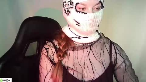 Renesme White Im here from Monday to Friday online show from May 2026 04:07:02 AM