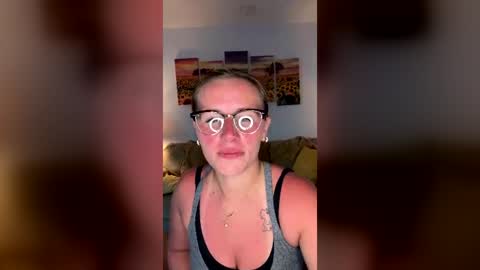 Snapshot of renimoonxo chatting on June 2026 12:13:02 AM renimoonxo online show from June 2026 12:13:02 AM
