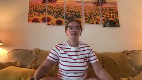 Snapshot of renimoonxo chatting on July 2026 12:44:01 PM renimoonxo online show from July 2026 12:44:01 PM