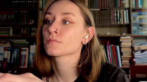 Snapshot of retromarie chatting on April 2026 01:41:01 PM Rie online show from April 2026 01:41:01 PM