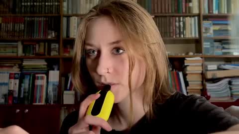 Snapshot of retromarie chatting on April 2026 01:55:02 PM Rie online show from April 2026 01:55:02 PM