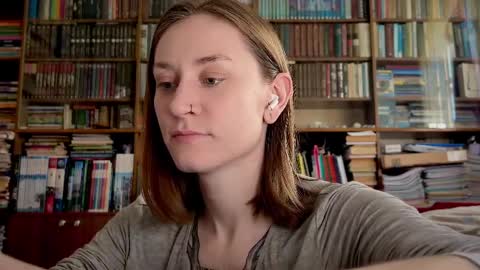 Snapshot of retromarie chatting on April 2026 10:48:01 AM Rie online show from April 2026 10:48:01 AM