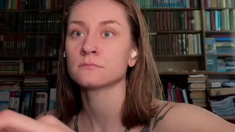 Snapshot of retromarie chatting on April 2026 01:47:01 PM Rie online show from April 2026 01:47:01 PM