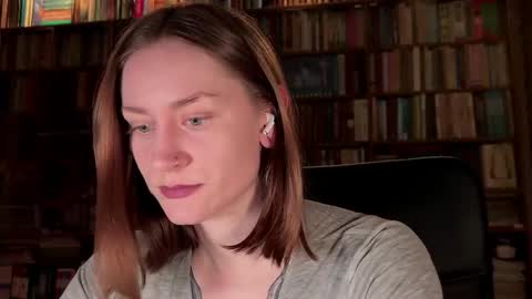 Snapshot of retromarie chatting on April 2026 06:09:01 PM Rie online show from April 2026 06:09:01 PM