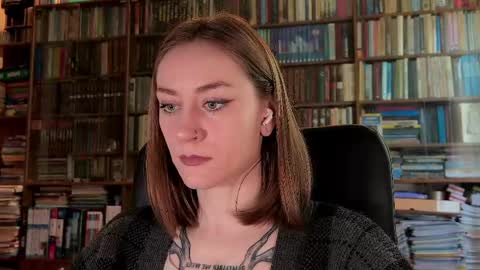 Snapshot of retromarie chatting on April 2026 01:41:02 PM Rie online show from April 2026 01:41:02 PM
