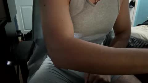 Snapshot of rev4747 chatting on October 2025 04:00:02 AM rev4747 online show from October 2025 04:00:02 AM