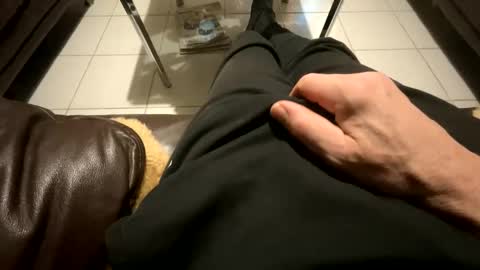 Snapshot of revilo1165 chatting on January 2025 10:04:01 PM revilo1165 online show from January 2025 10:04:01 PM