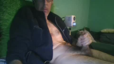 reyes_albert2006 online show from March 2025 11:53:02 AM