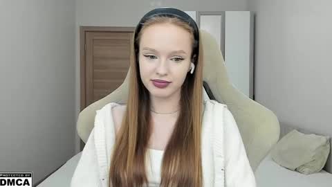 Snapshot of rezurs chatting on April 2026 06:54:02 PM nice to meet you 3 I am Milena online show from April 2026 06:54:02 PM